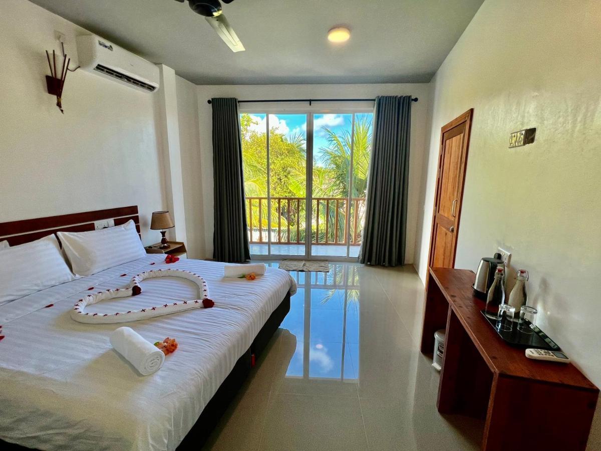 Finolhu Dhigurah Hotel Dhigurah  Exterior photo