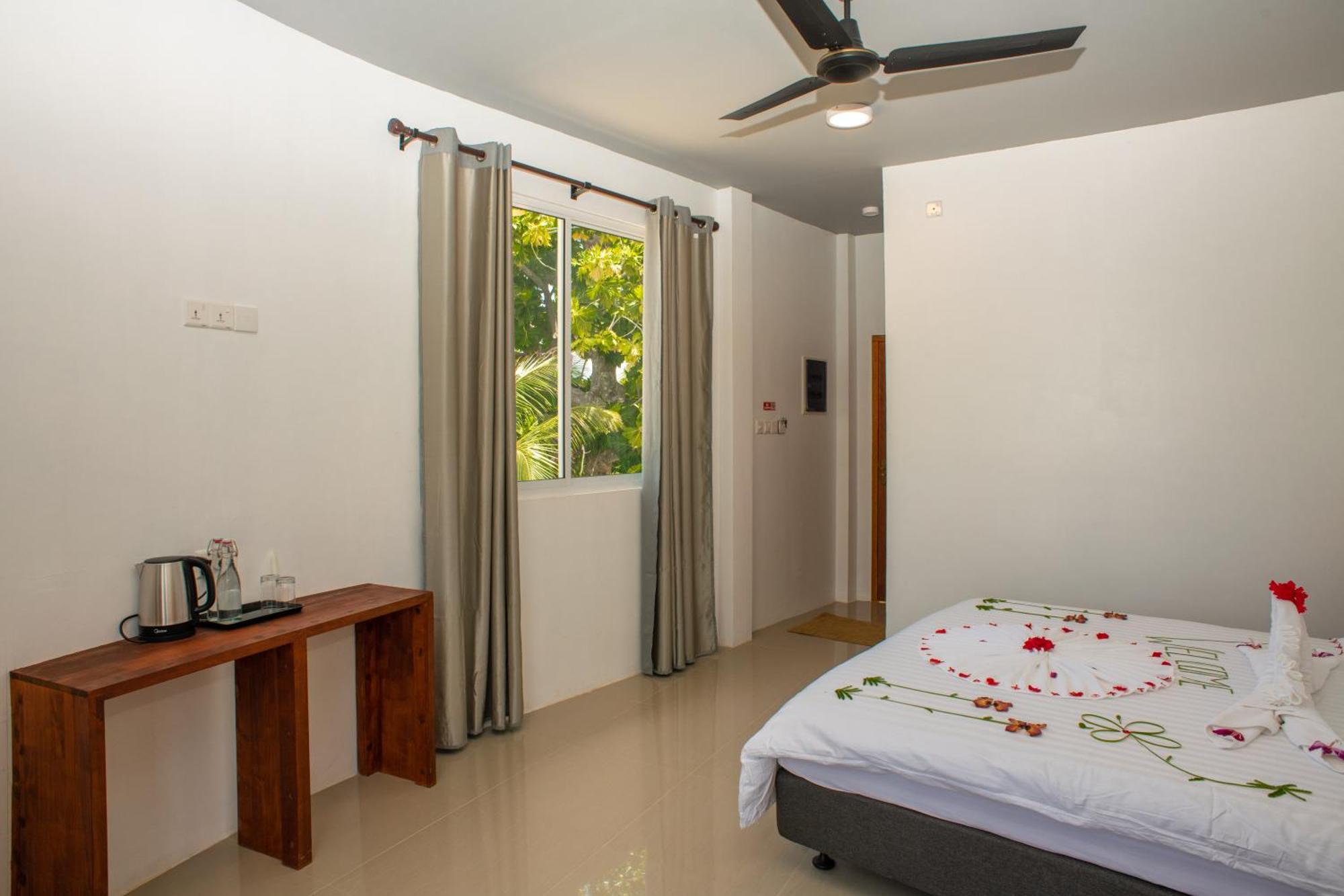 Finolhu Dhigurah Hotel Dhigurah  Exterior photo
