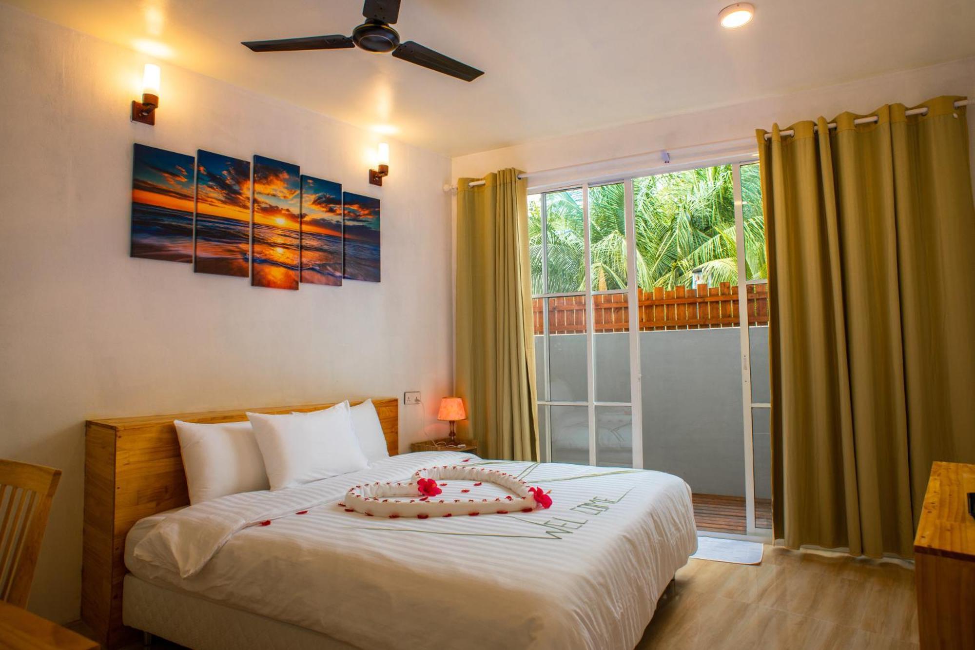 Finolhu Dhigurah Hotel Dhigurah  Exterior photo
